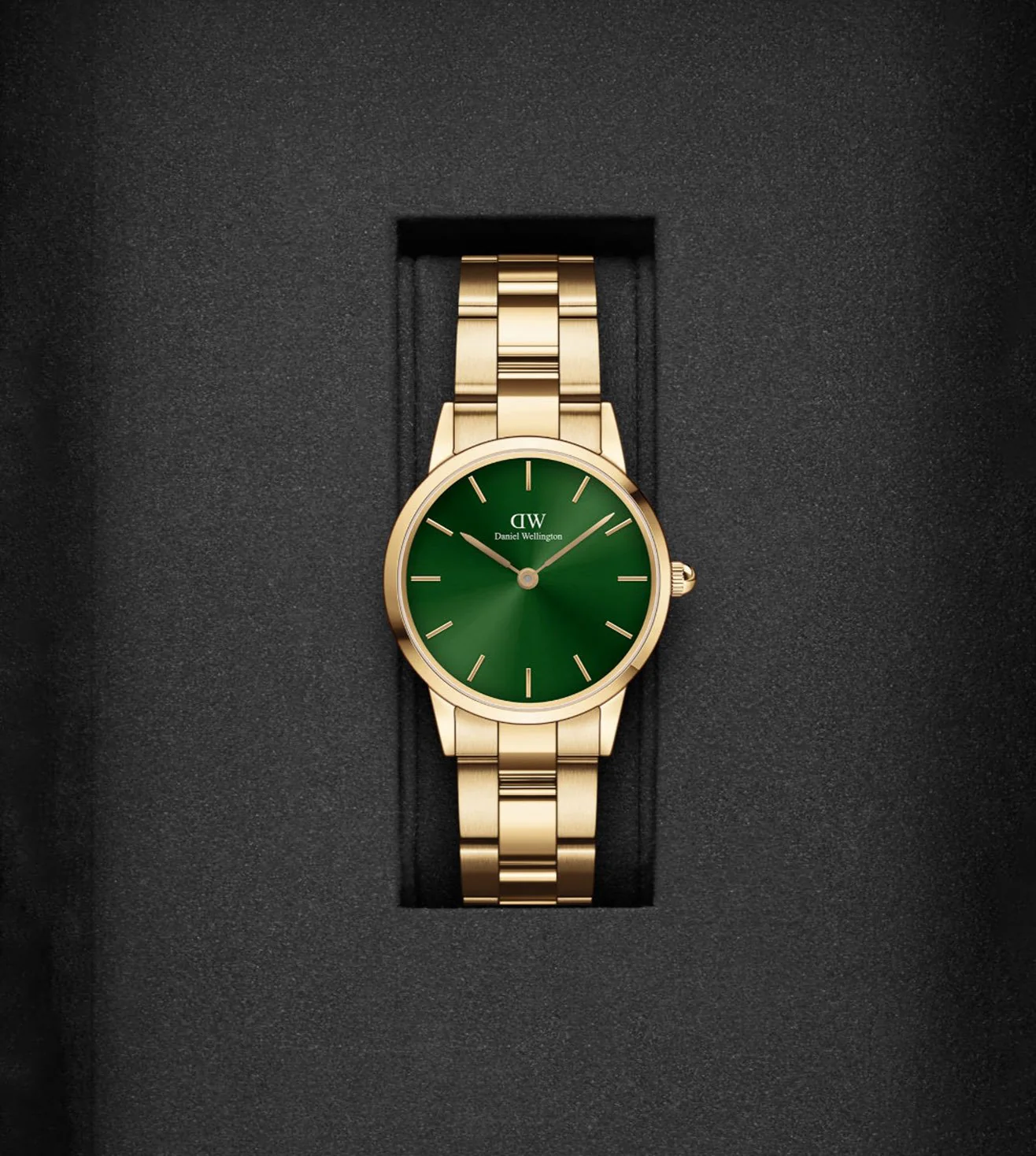 DW00100555 | DANIEL WELLINGTON Iconic Watch for Women - Image 7