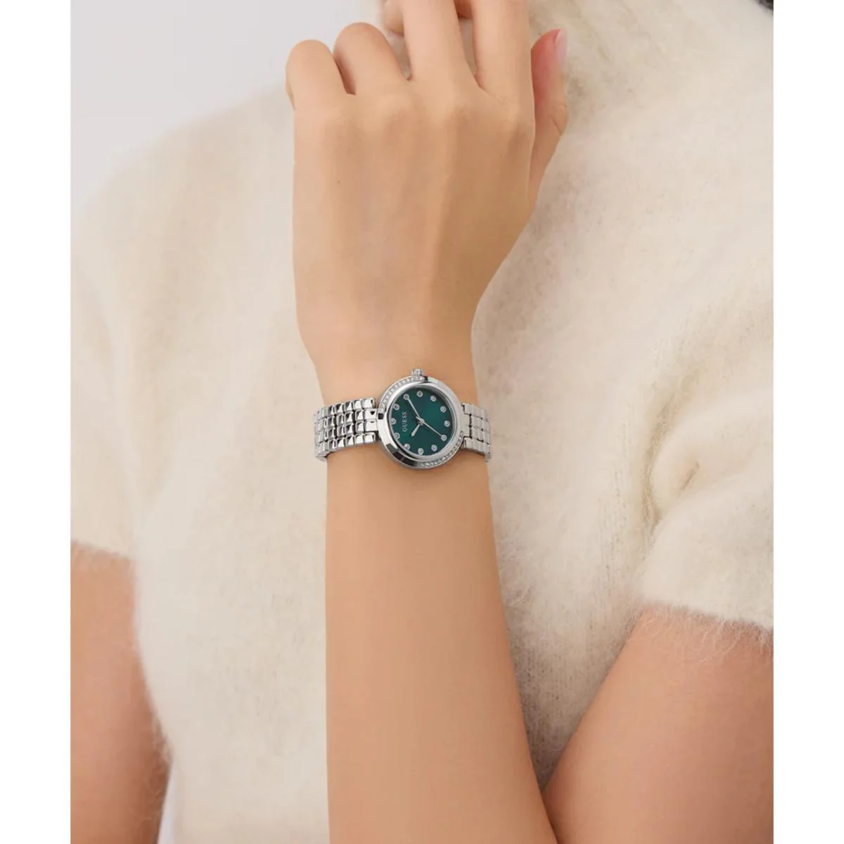 GUESS Gb Clara Quartz Green Dial Analog Women's Watch GW0930L1 - Image 3