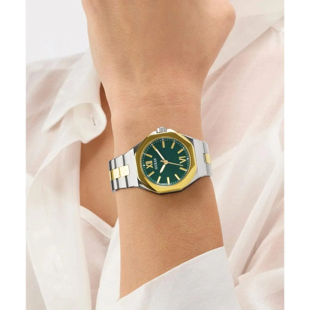 GUESS Quartz Green Dial Analog Women's Watch GW0873L4 - Image 3