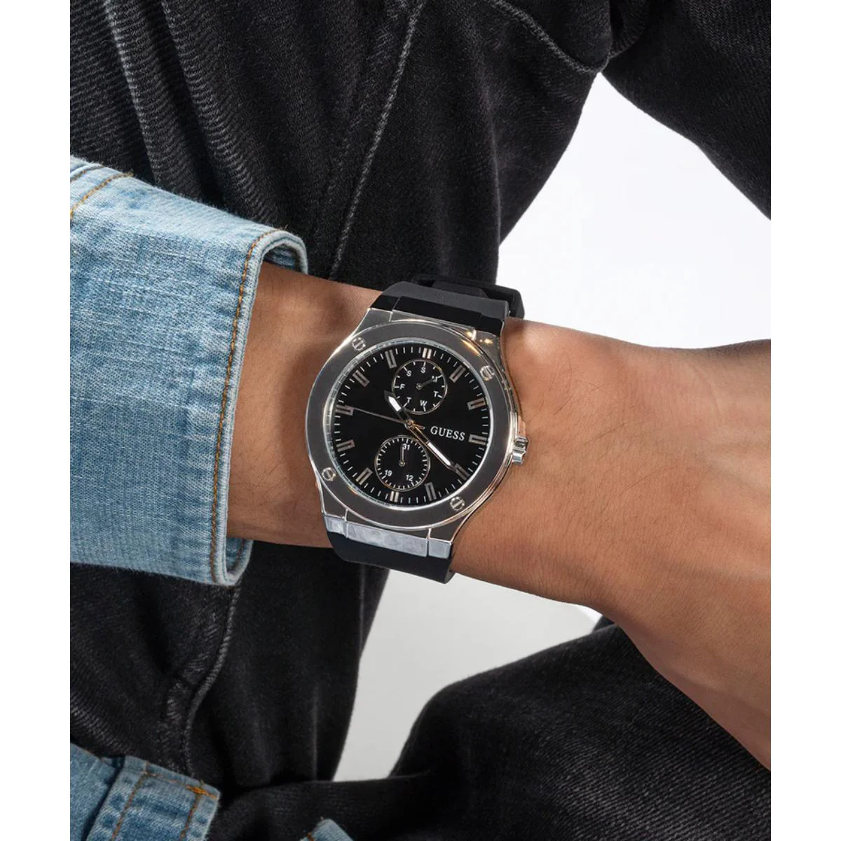 GUESS Quartz Jet Black Round Dial Analog Men's Watch - GW0491G3 - Image 2