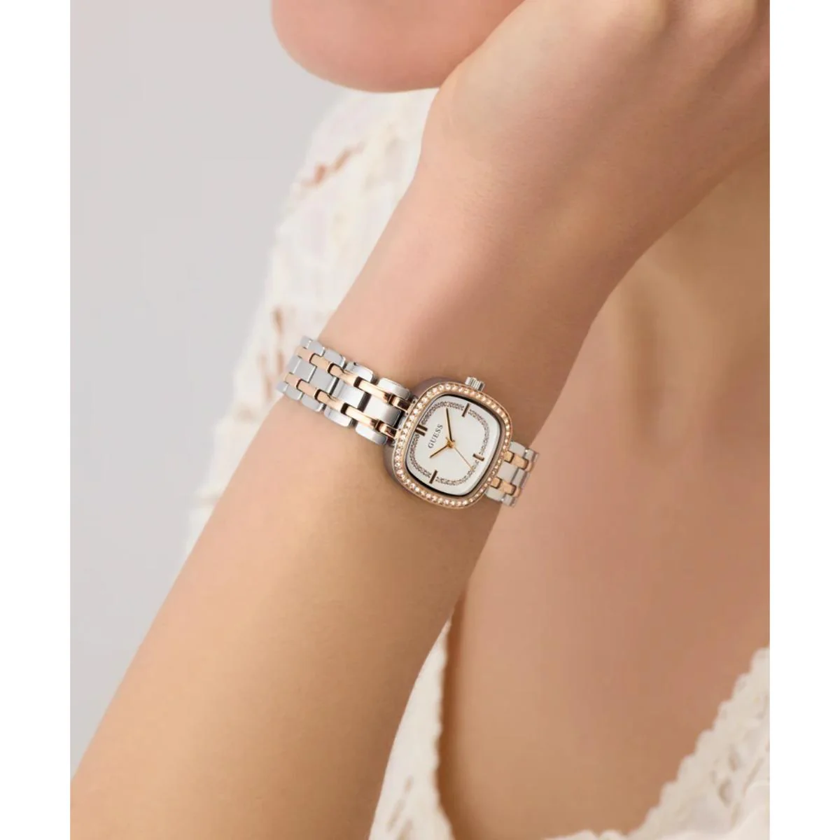 GUESS Quartz White Dial Analog Stainless Steel Women's Watch GW1018L5 - Image 4