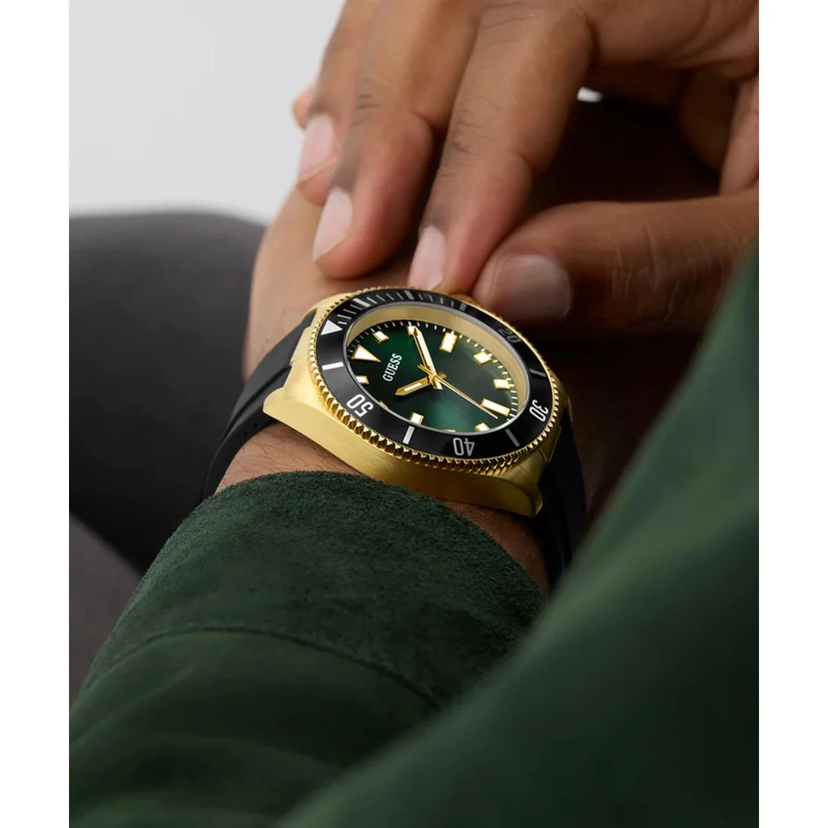 GUESS Sport Green Dial Analog Silicone Strap Men'sWatch GW0969G2 - Image 5