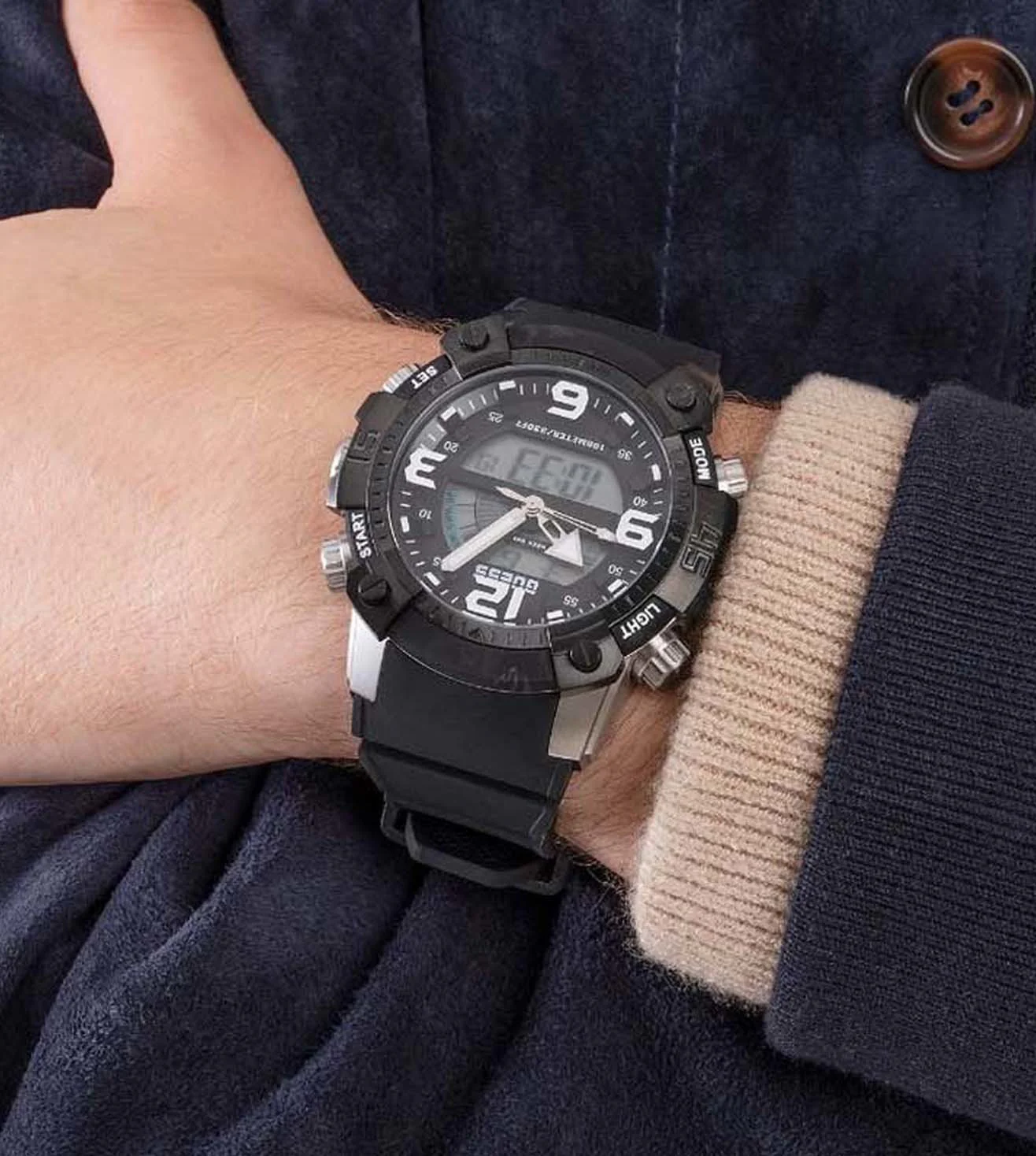 GW0421G1 | GUESS Multifunction Watch for Men - Image 6