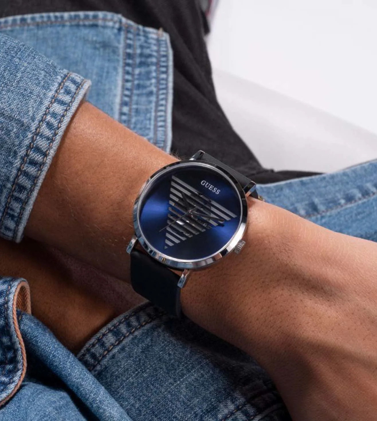 GW0503G2 | GUESS Watch for Men - Image 6