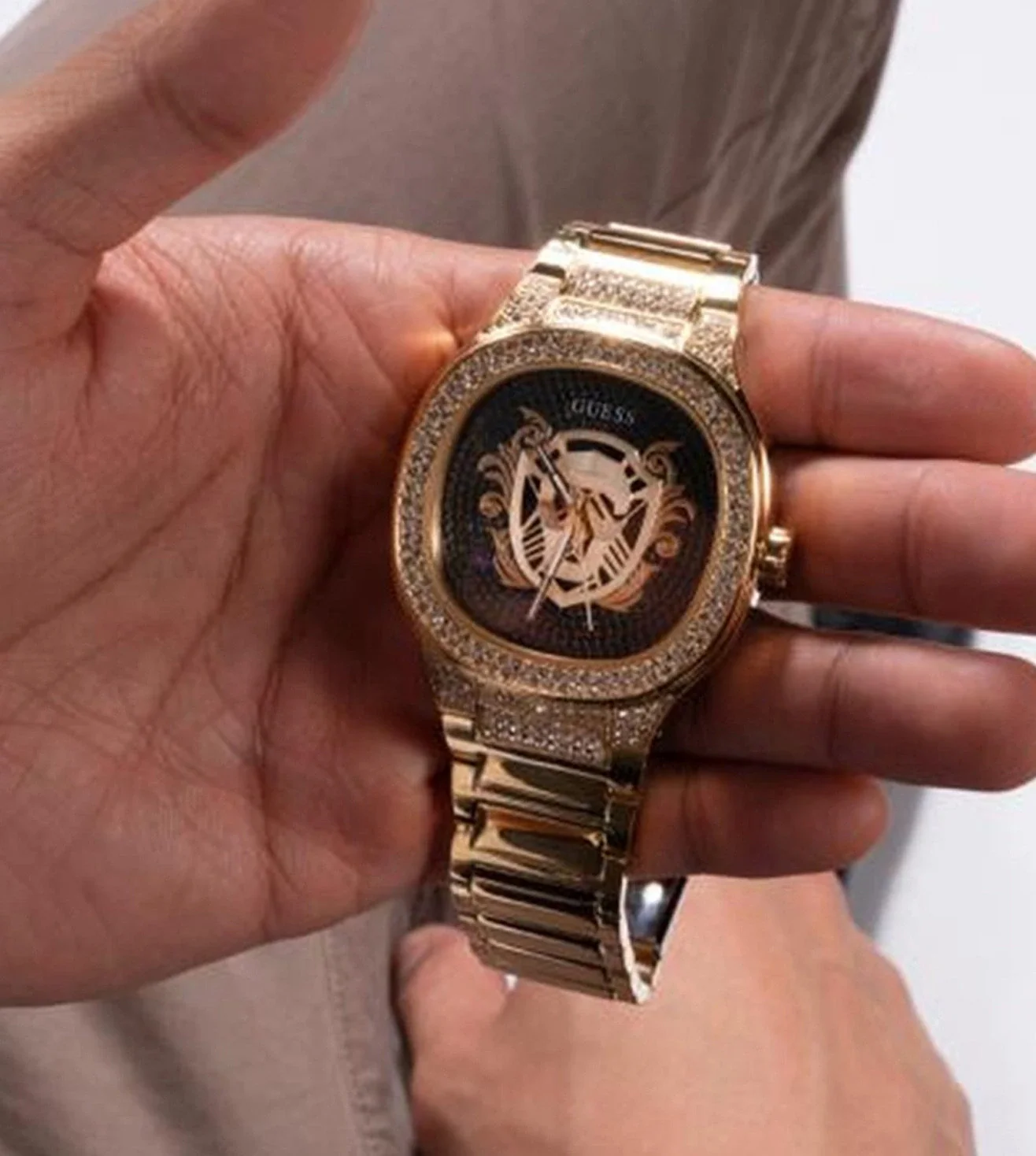 GW0565G1 | GUESS Kingdom Analog Watch for Men - Image 7
