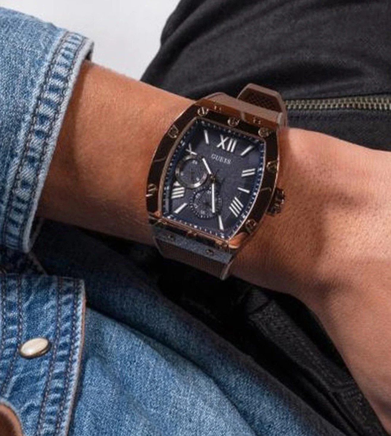 GW0568G1 | GUESS Falcon Multifunction Watch for Men - Image 8