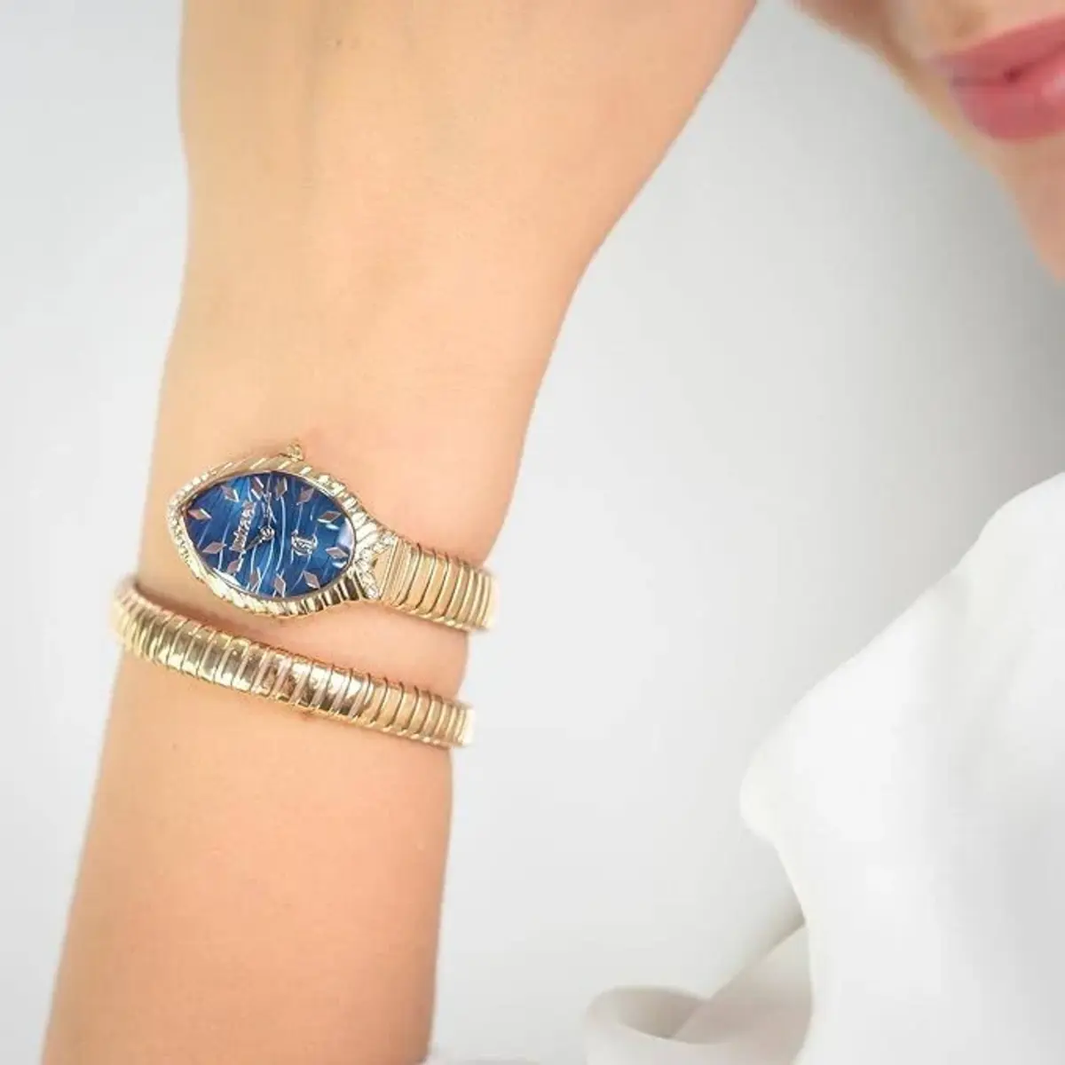 JUST CAVALLI Unica Snake Blue Dial Analog Watch for Women -JC1L322M0045 - Image 2