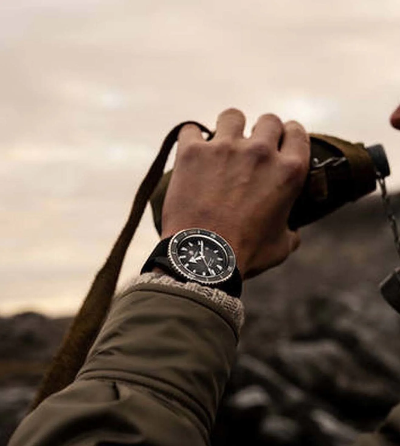 RADO Captain Cook Analog Watch for Men - R32129158 - Image 7