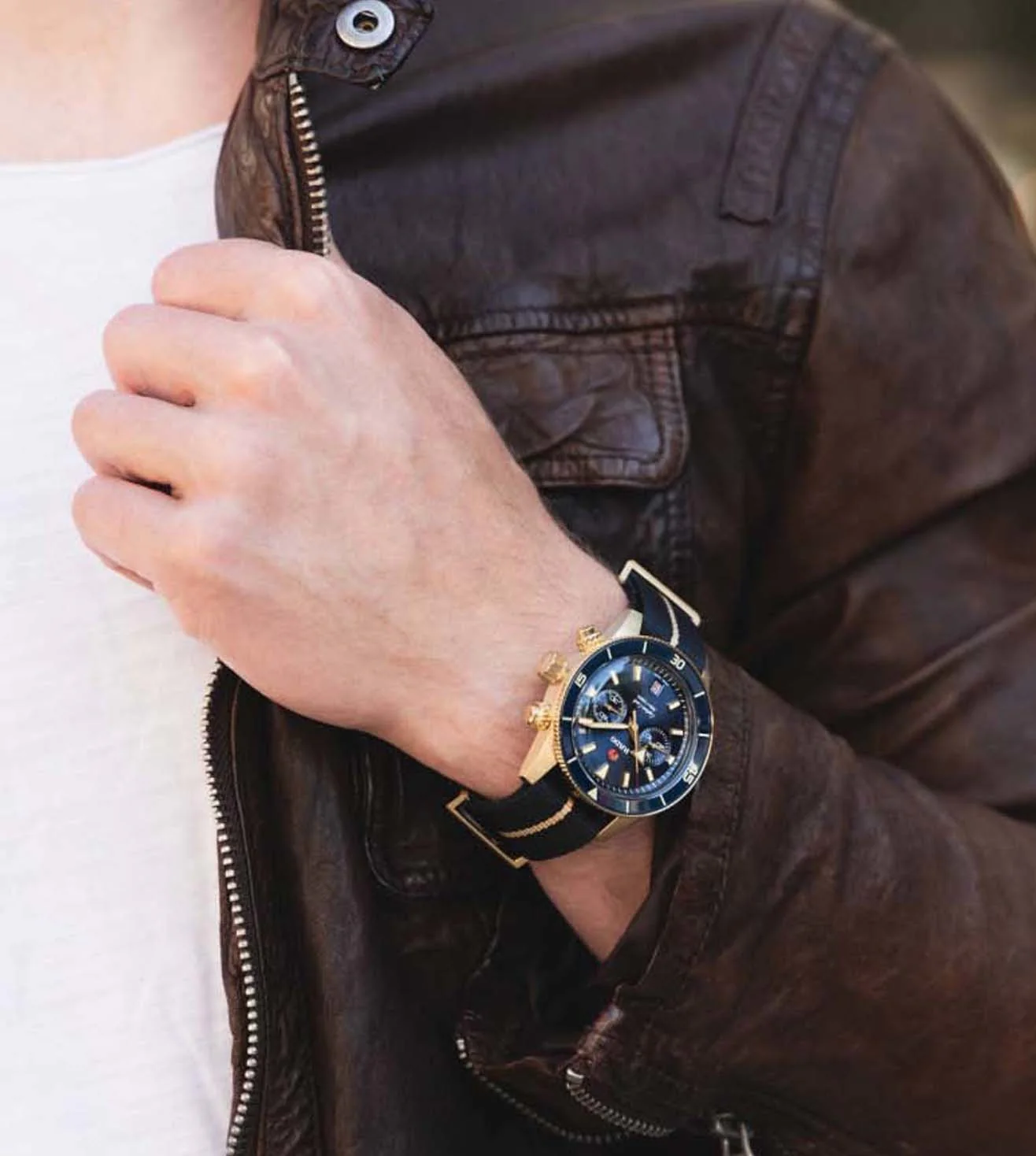 R32146208 | RADO Captain Cook Chronograph Watch for Men With Interchangeable Strap - Image 11