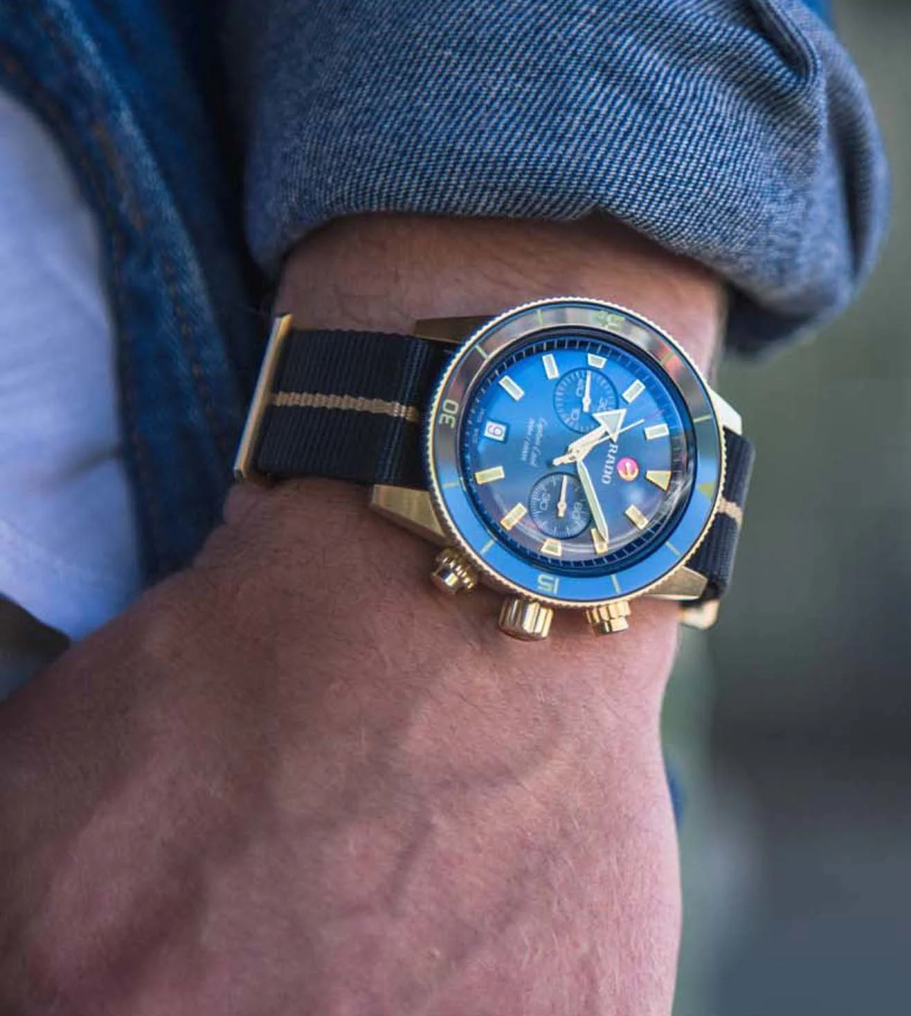 R32146208 | RADO Captain Cook Chronograph Watch for Men With Interchangeable Strap - Image 12