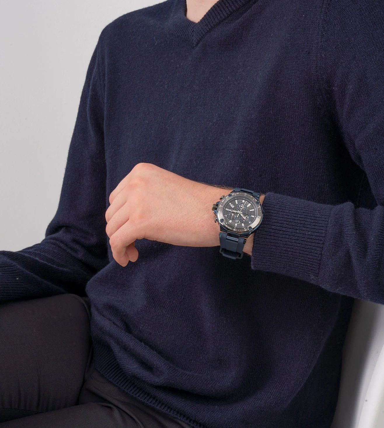 Y81006G5MF | GC Sport Chic Chronograph Watch for Men - Image 6